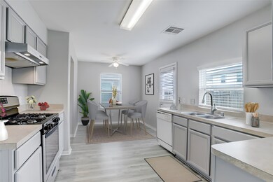 16755 N Blue Jay Dr, Conroe, TX 77385 - photo 2