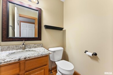 9933 123rd St, Davenport, IA 52804 - photo 5