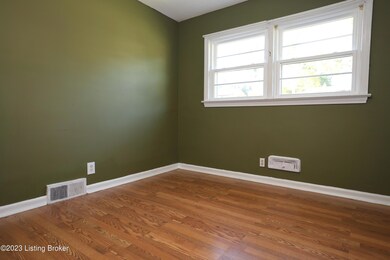 8218 Denise Dr, Louisville, KY 40219 - photo 7