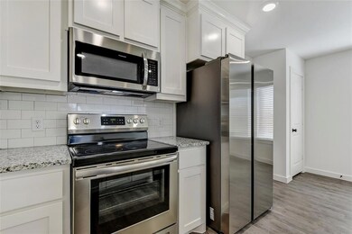 305 W Hull St, Denison, TX 75020 - photo 6