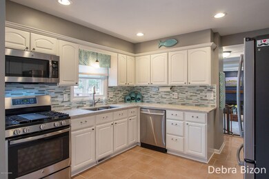 2543 Longmeadow kitchen sink and stove