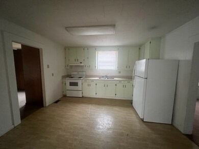 326 Bryan St W, Douglas, GA 31533 - photo 3