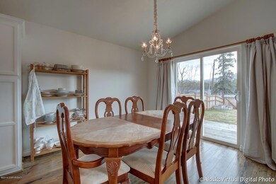 Dining area 2 . . .