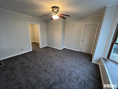 1335 E 9th St, Davenport, IA 52803 - photo 5