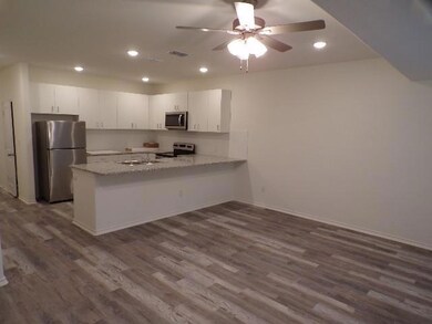 707 S 6th St unit 1, Bonham, TX 75418 - photo 6