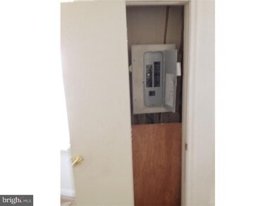 1005 Pine St, Darby, PA 19023 - photo 4