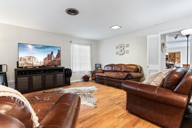 1106 Whaley Dr, Gainesville, TX 76240 - photo 6