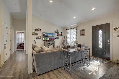 06-Family Room