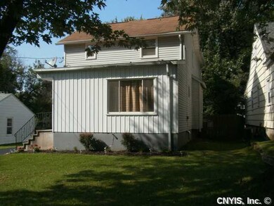 Exterior Front 112 Garden City Dr