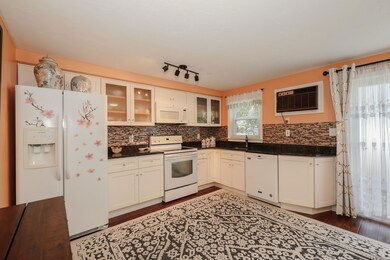 308 Circle Rd unit H005, Manchester, NH 03103 - photo 5