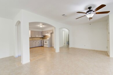 709 S Lee St, Alvin, TX 77511 - photo 7