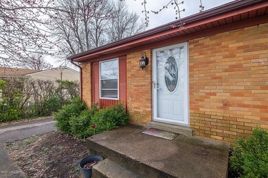 9019 Cinderella Ln, Louisville, KY 40229 - photo 3