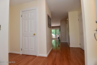 7096 Suzanne Ln, Schenectady, NY 12303 - photo 3