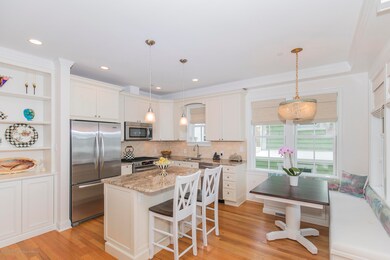 Kitchen and Banquette