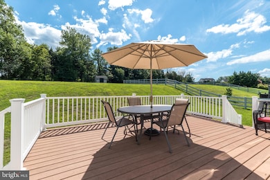 1813 Sycamore Dr, Quakertown, PA 18951 - photo 4