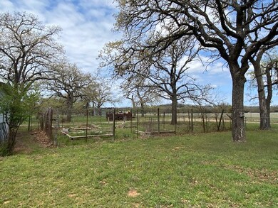 1108 N Cherry St, Fredericksburg, TX 78624 - photo 6