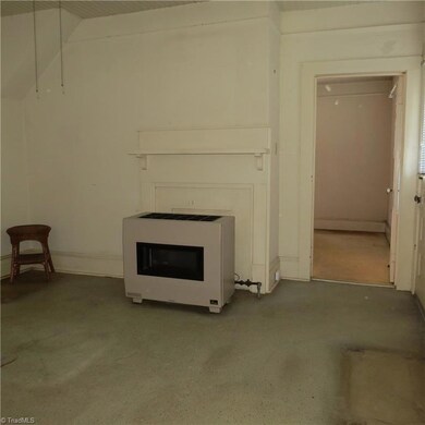 305 Thompsonville St, Reidsville, NC 27320 - photo 6