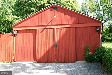 27 E Chatsworth Ave, Reisterstown, MD 21136 - photo 2