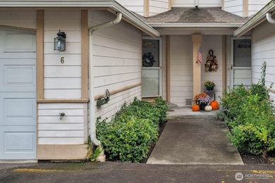 22638 44th Ave W unit 6, Mountlake Terrace, WA 98043 - photo 4