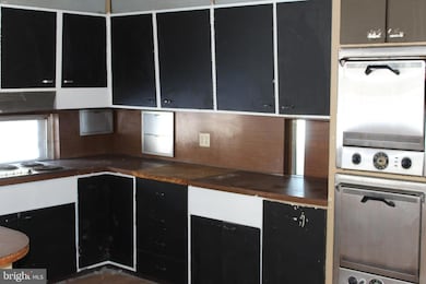 1048 River Rd, Ewing, NJ 08628 - photo 3