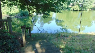 127 Breezewood Dr, Colonial Beach, VA 22443 - photo 2