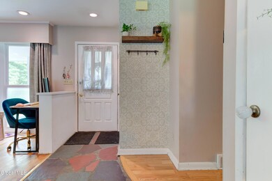 909 Ash Tree Ln, Schenectady, NY 12309 - photo 7