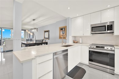 Silver Thatch Intracoastal unit 707, Pompano Beach, FL 33062 - photo 4