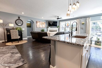 2238 Boulder Crest Ln, Sevierville, TN 37876 - photo 7