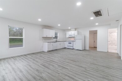 631 Baker St, Denison, TX 75020 - photo 5