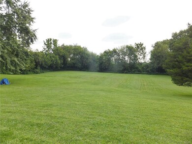 4183 Scheidys Rd, Whitehall, PA 18052 - photo 3