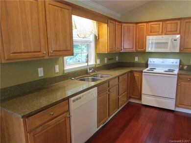 112 Wilde Brook Dr, Asheville, NC 28806 - photo 4