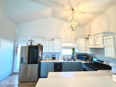 741 Desert Ash Dr, Horizon City, TX 79928 - photo 7