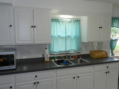 825 S Roys Ave, Columbus, OH 43204 - photo 3