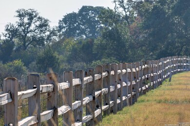 724 Alta Cir, New Braunfels, TX 78132 - photo 5