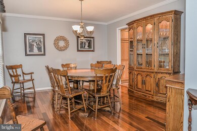 7608 Cervantes Ct, Springfield, VA 22153 - photo 6