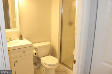 3021 Hickory Grove Ct, Fairfax, VA 22031 - photo 7