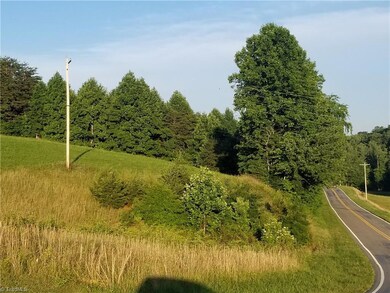 Left side facing toward the right