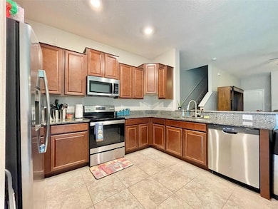 9767 Mulberry Marsh Ln, Ruskin, FL 33573 - photo 7