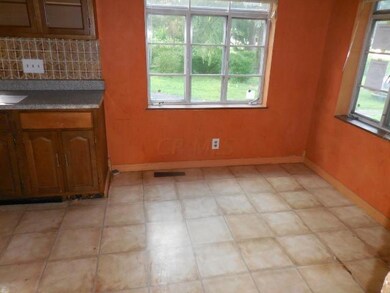 1926 E Cooke Rd, Columbus, OH 43224 - photo 4