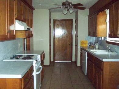 3109 Woodside Dr, Ardmore, OK 73401 - photo 5