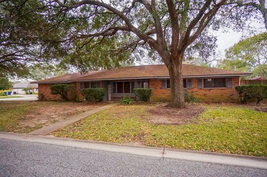 1714 Mahlmann St, Rosenberg, TX 77471 - photo 2