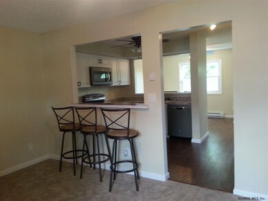 525 Lark Dr, Albany, NY 12210 - photo 4