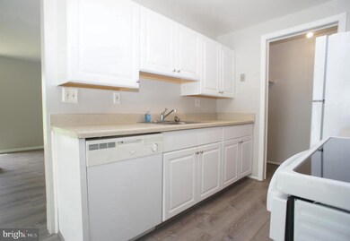 6 Coliston Rd, Reisterstown, MD 21136 - photo 3