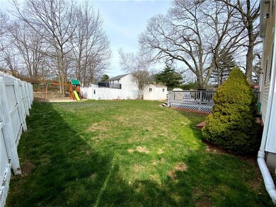 31 Edgewood Ave, Woonsocket, RI 02895 - photo 7