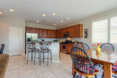 Kitchen & dining