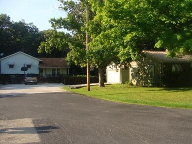 3527 W Queen Ann Ct, Peoria, IL 61615 - photo 3