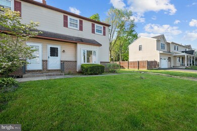 17 S Chestnut Ct, Perkasie, PA 18944 - photo 2