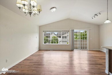 05-Living Room DSC_0324