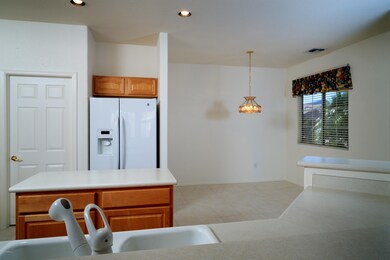 Ranae Settle - Kitchen.2