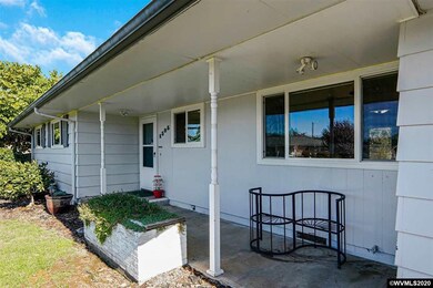 1525 NE Sherman St, Albany, OR 97321 - photo 5